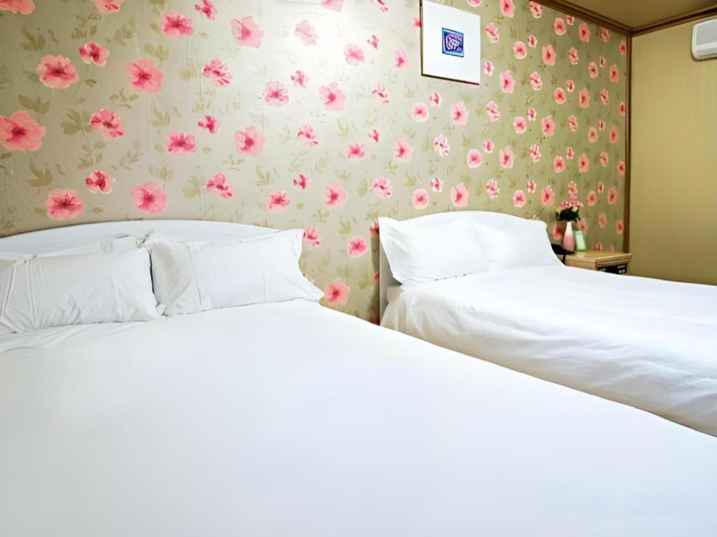 Emerald Hotel เมืองเชจู ภายนอก รูปภาพ