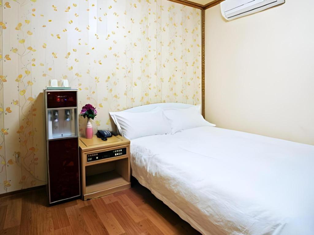 Emerald Hotel เมืองเชจู ภายนอก รูปภาพ