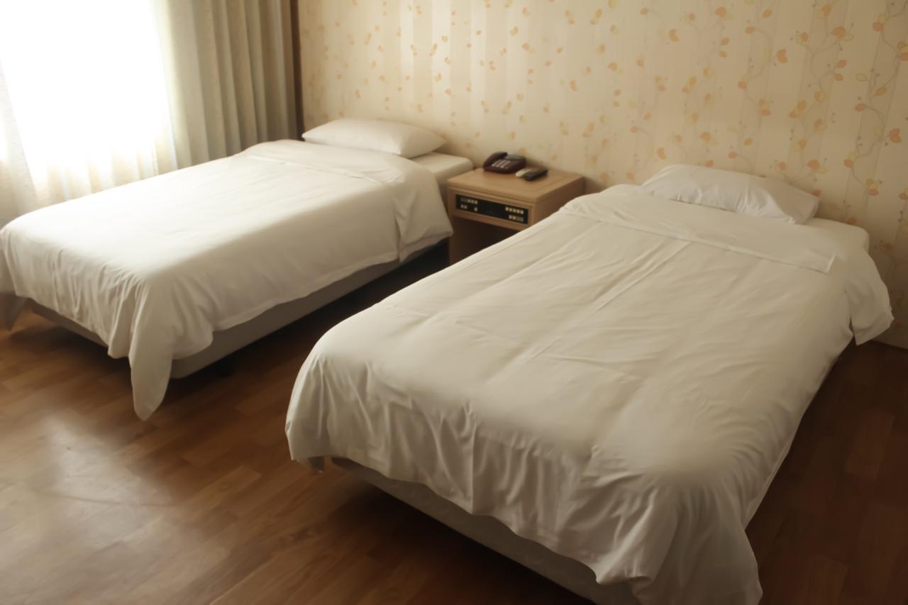 Emerald Hotel เมืองเชจู ภายนอก รูปภาพ