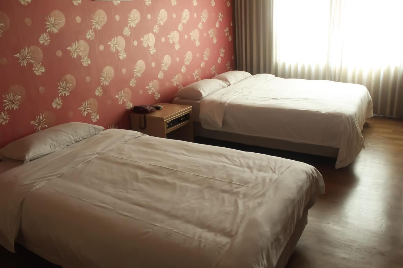 Emerald Hotel เมืองเชจู ภายนอก รูปภาพ