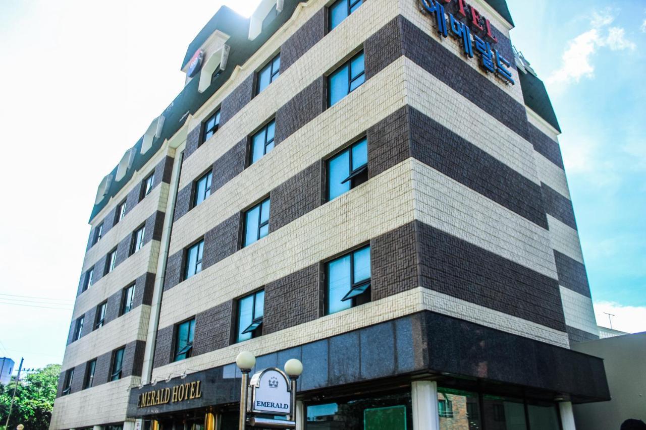 Emerald Hotel เมืองเชจู ภายนอก รูปภาพ
