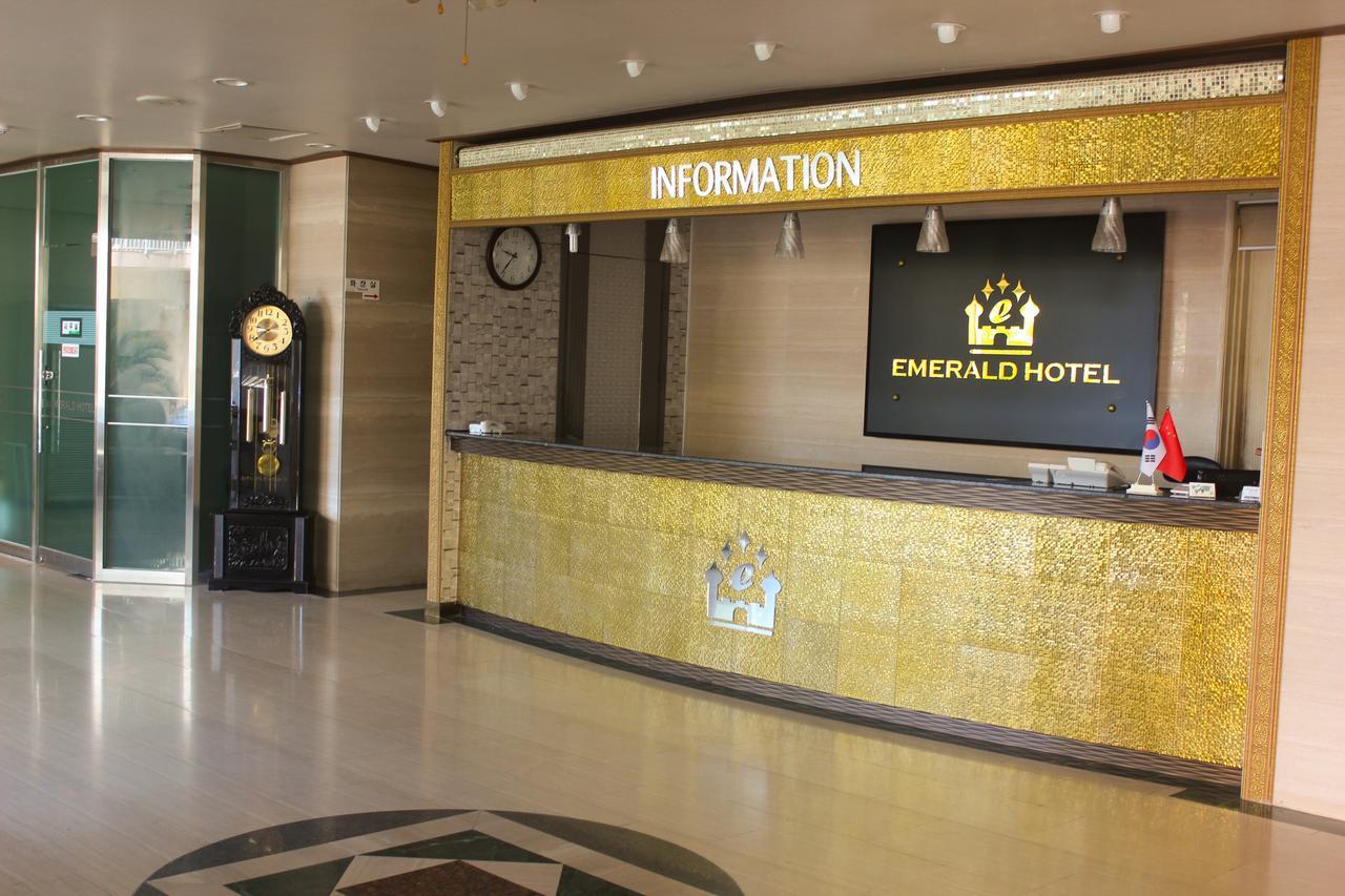 Emerald Hotel เมืองเชจู ภายนอก รูปภาพ