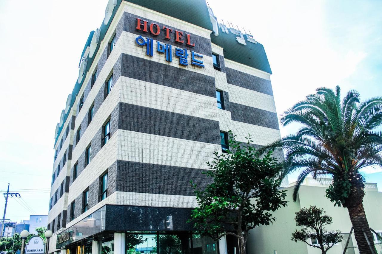 Emerald Hotel เมืองเชจู ภายนอก รูปภาพ