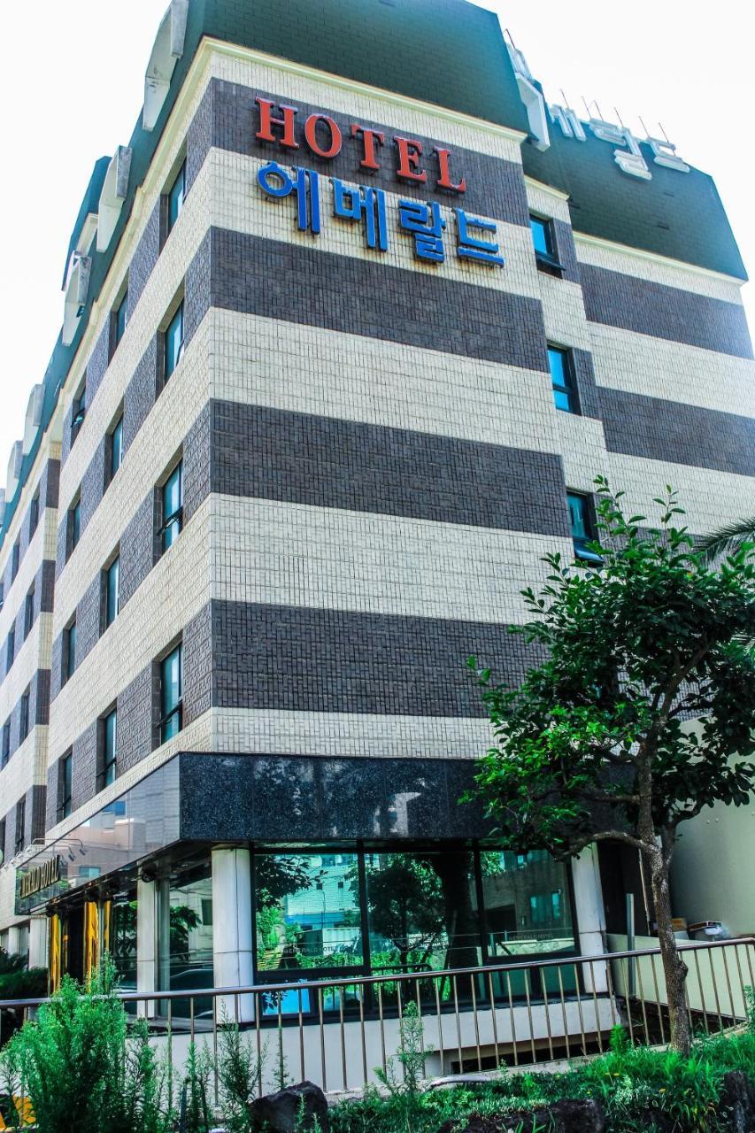 Emerald Hotel เมืองเชจู ภายนอก รูปภาพ