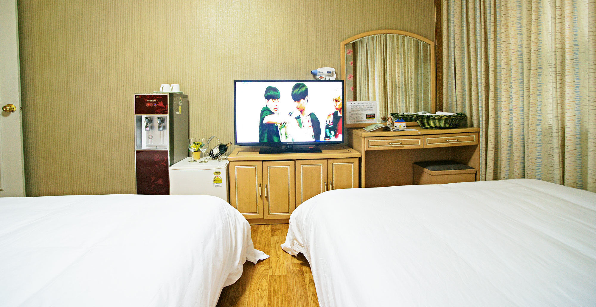 Emerald Hotel เมืองเชจู ภายนอก รูปภาพ