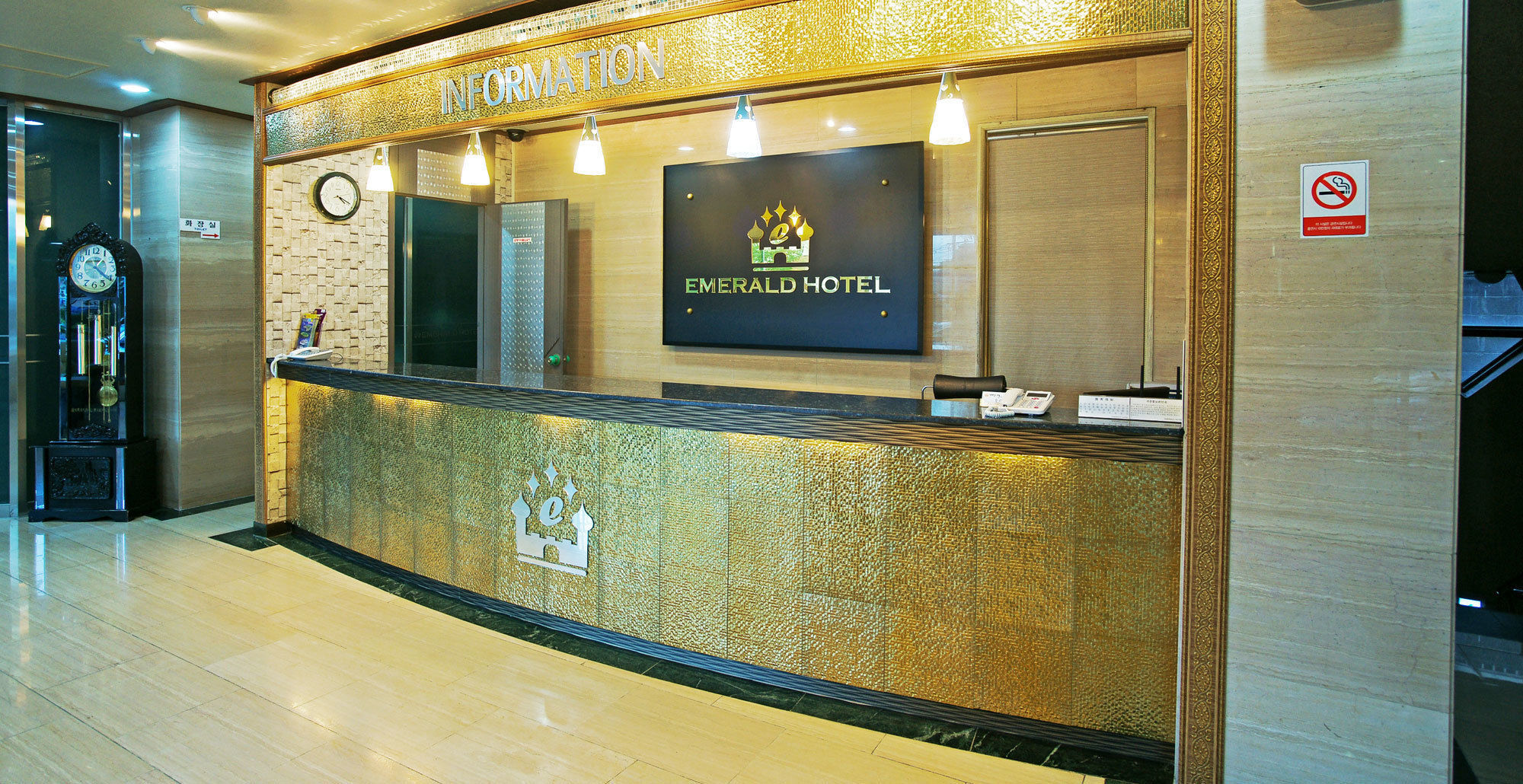 Emerald Hotel เมืองเชจู ภายนอก รูปภาพ
