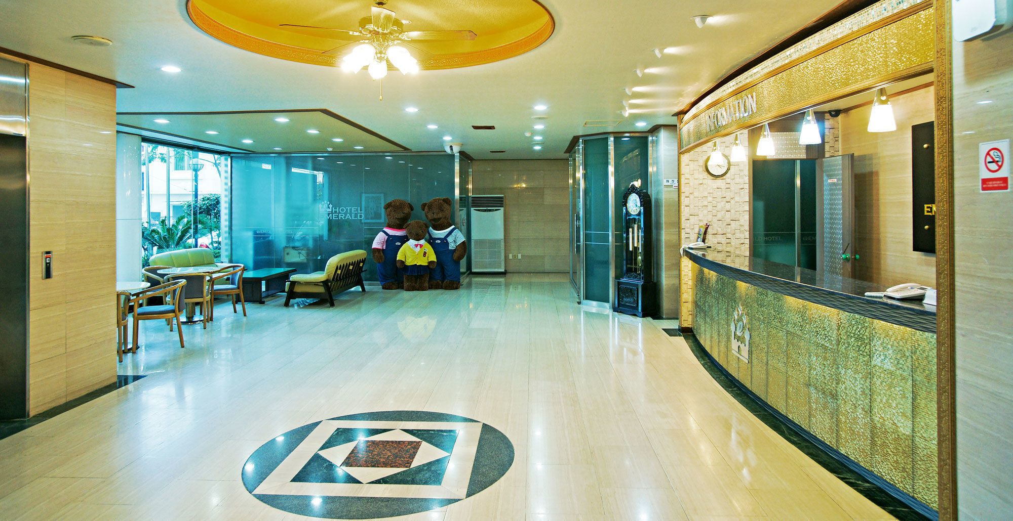 Emerald Hotel เมืองเชจู ภายนอก รูปภาพ