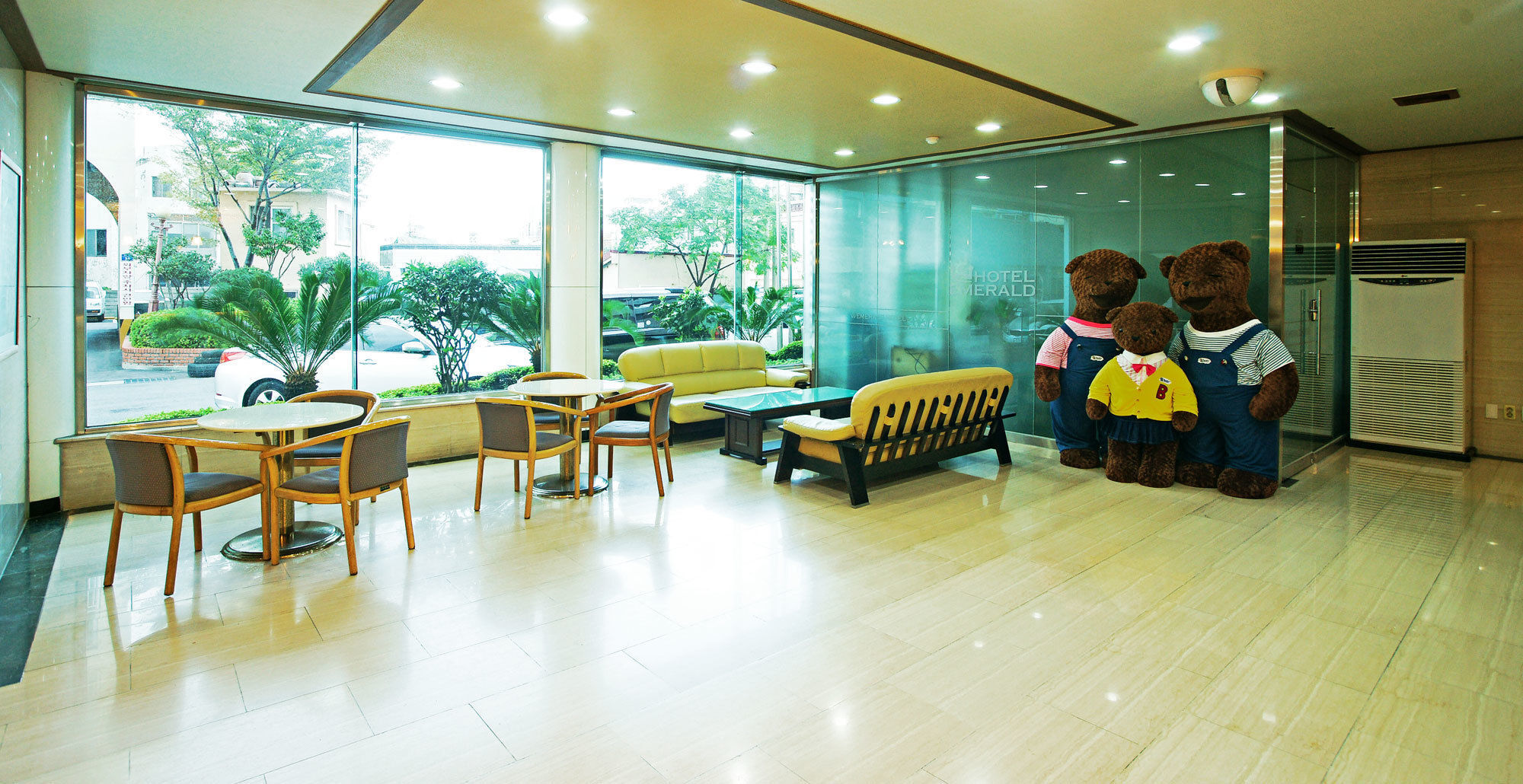Emerald Hotel เมืองเชจู ภายนอก รูปภาพ